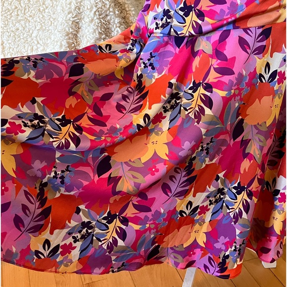 Beautiful Spring Dress by Aidan Maddox! - Picture 11 of 11